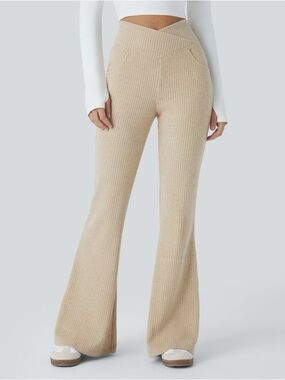 HALARA V-Waist Ribbed Flare Pants in Beige